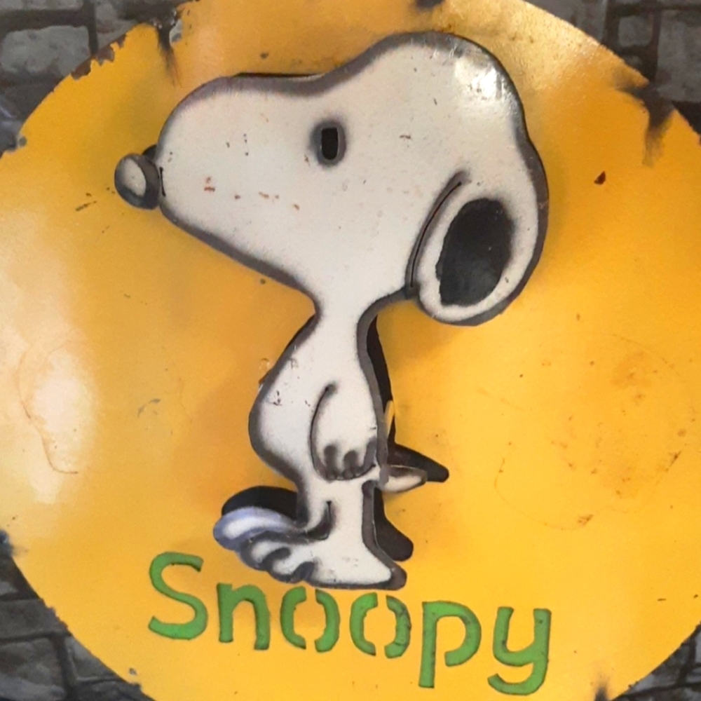 Snoopy sign